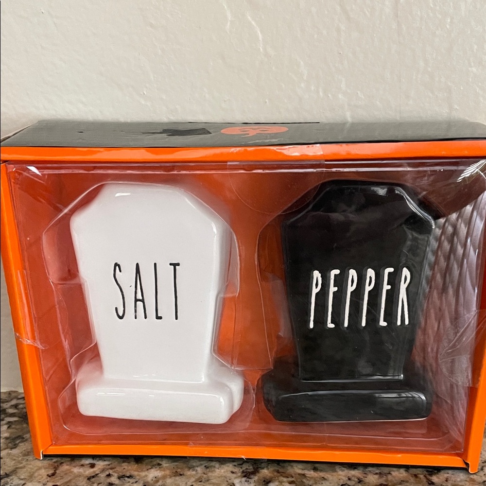 New Tombstone Salt & Pepper Set